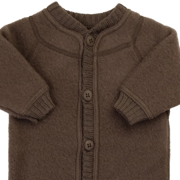Joha Ulddragt Brun med knapper - lavet i blød merinould