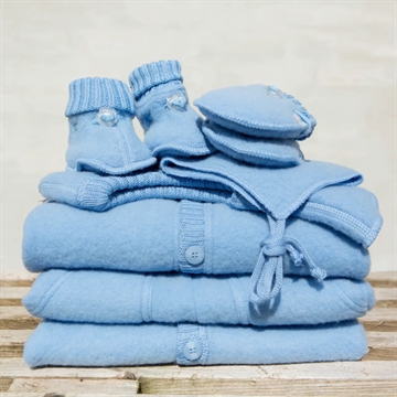 Joha Ulddragt Lyseblå med knapper