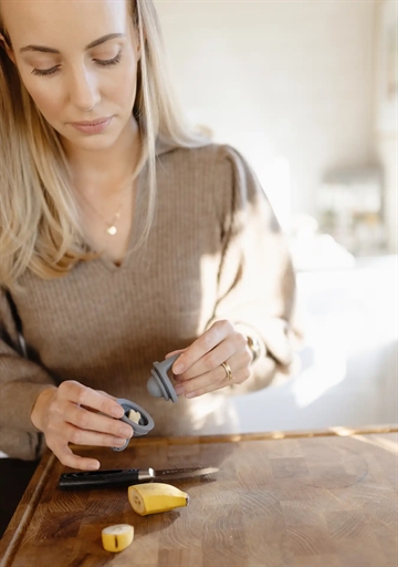 Mushie Food Feeder Cambridge Blue 2-pak