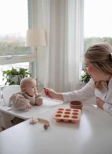 Mushie frysebakke til babymad - Blush