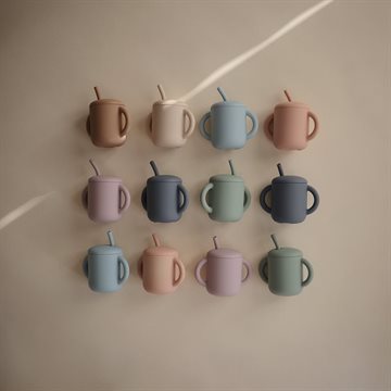 Mushie kop med sugerør Blush