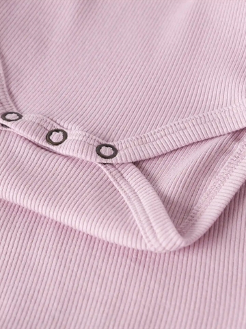 Name It Body - Kab Rib - Fragrant Lilac i pastelrosa