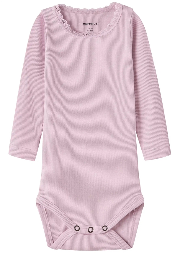 Name It Body - Kab Rib - Fragrant Lilac i pastelrosa