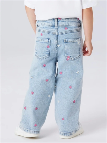 Name It Jeans - NMFROSE WIDE - Light Blue Bleached Denim - med broderede hjerter