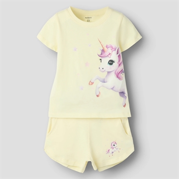 Name It T-shirt & Shortssæt - NmfHelgas - Pear Sorbet - i gul