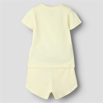 Name It T-shirt & Shortssæt - NmfHelgas - Pear Sorbet - i gul