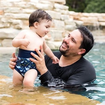 Splash About Blebadebukser - Happy Nappy - Shark Reef i mørkeblå med print med hajer