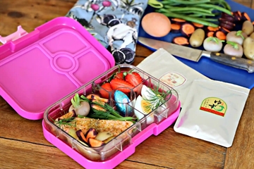 Yumbox Madkasse Bento Panino - 4 rum - Power Pink - Regnbue - lyserød