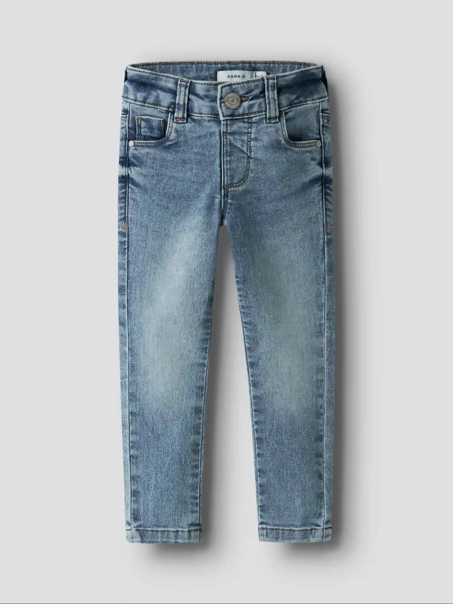Name It jeans i skinny fit til børn set forfra